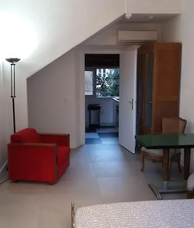 Grand De 30m2 !central !spacieux !different ! Apartment
