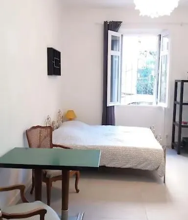 Grand De 30m2 !central !spacieux !different ! Apartment